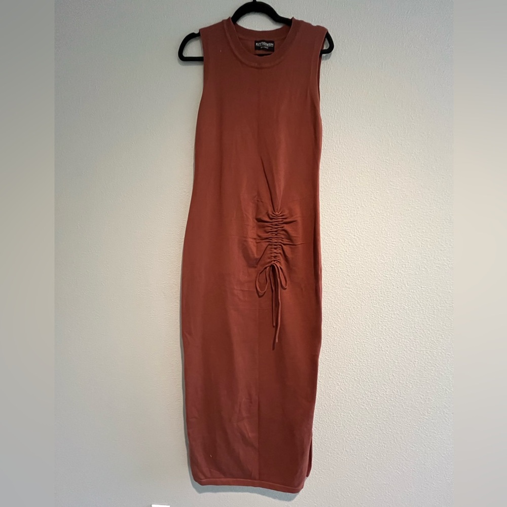 Kittenish Rust Sleeveless Midi Dress